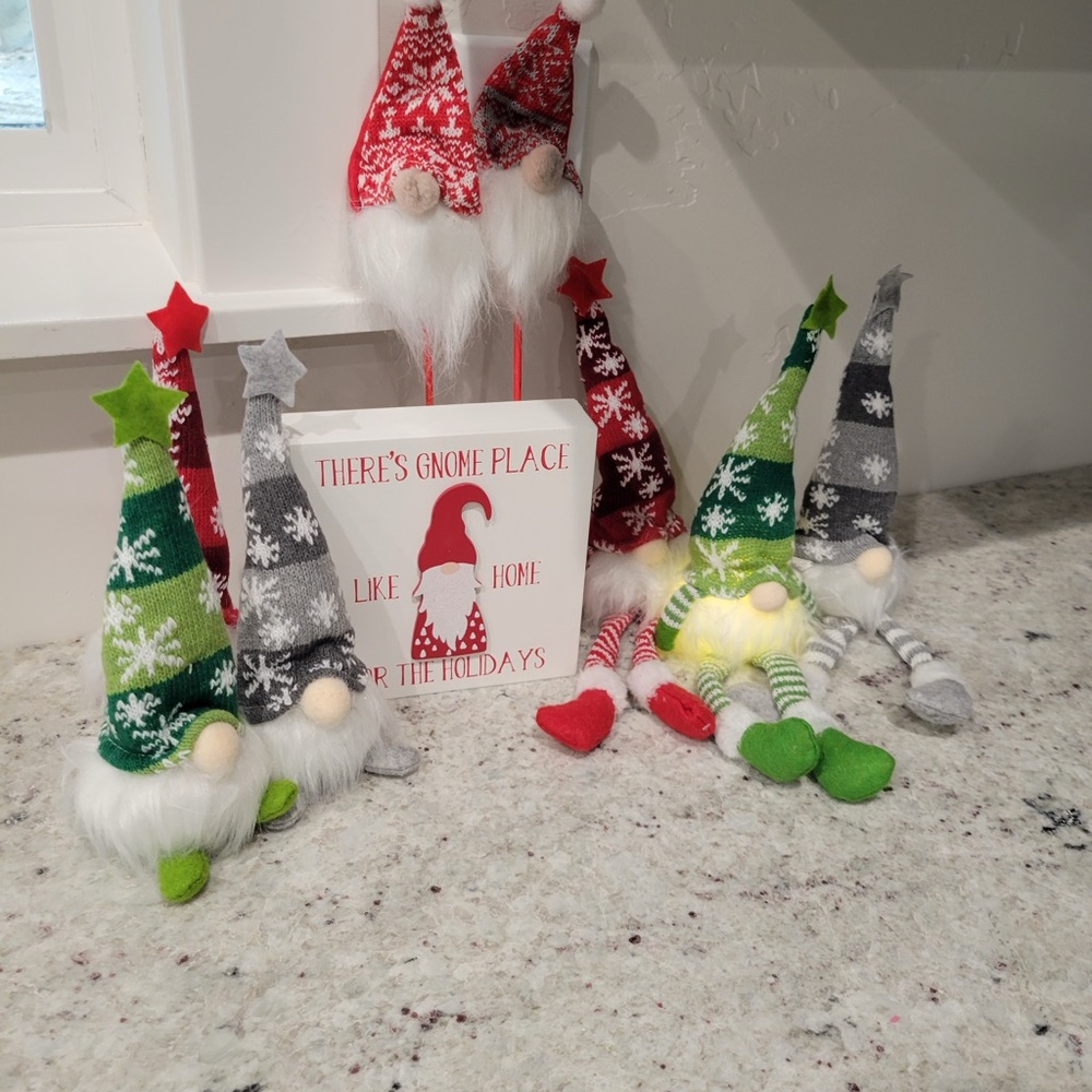 Festive Gnome Holiday Decor Set - Red, Green, Gray
